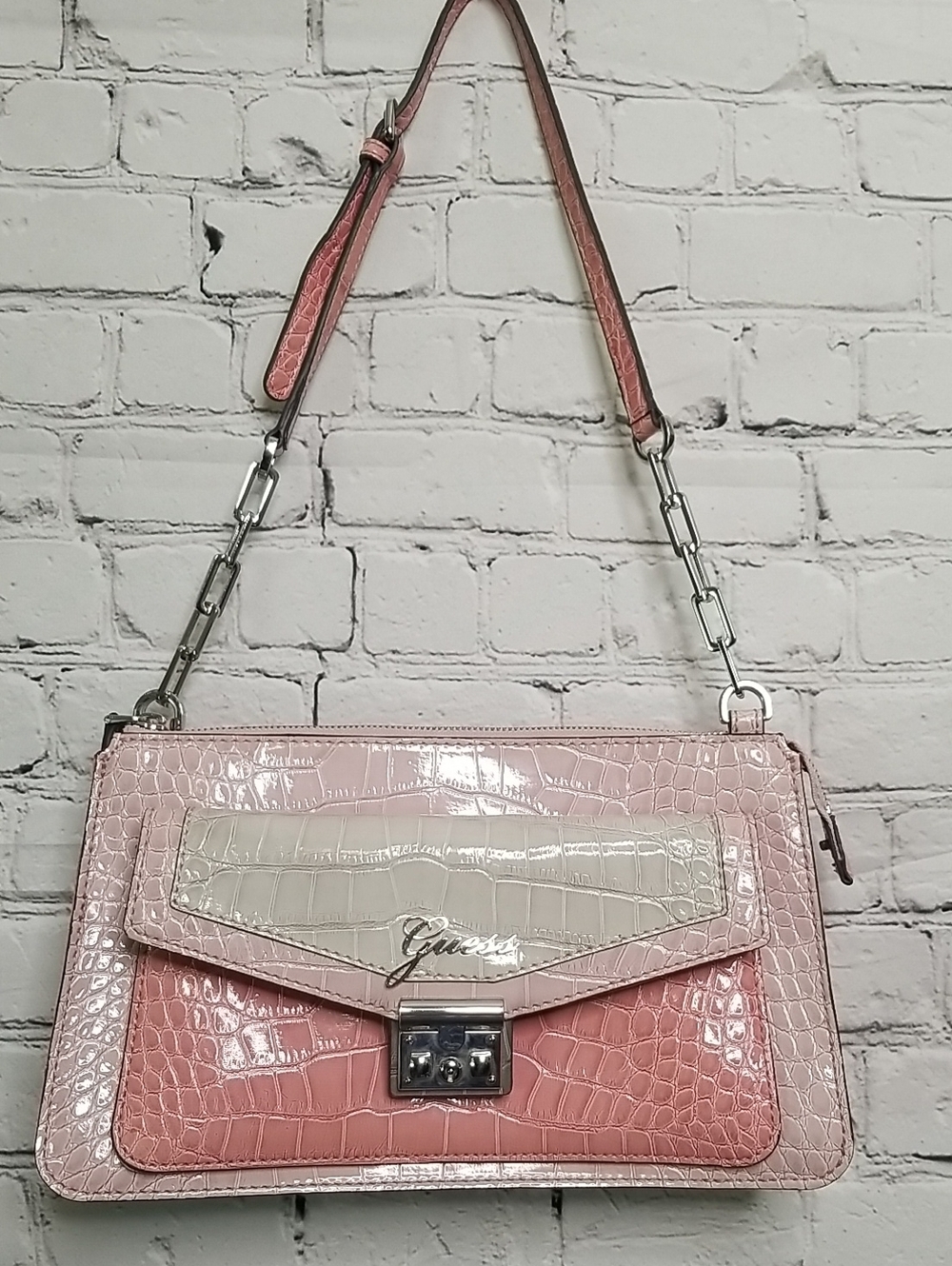 Guess womens purse imitation alligator shoulder strap EUC